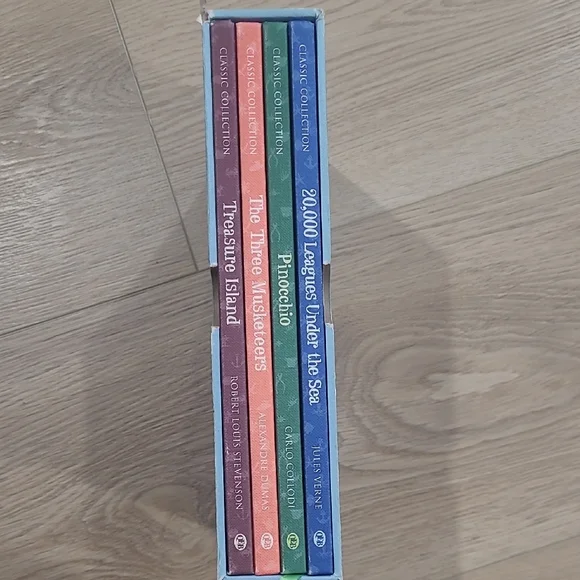 Classic Collection and Pinocchio Books Set - Picture 3 of 3